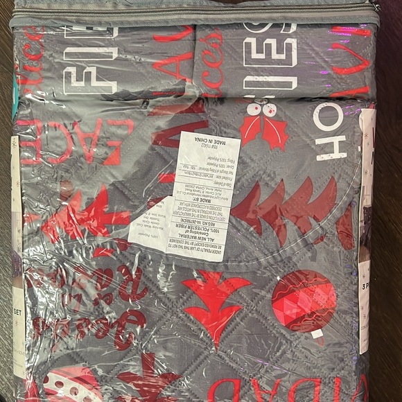 Berry Merry 3 Piece Quilt Queen Set - Picture 4 of 4